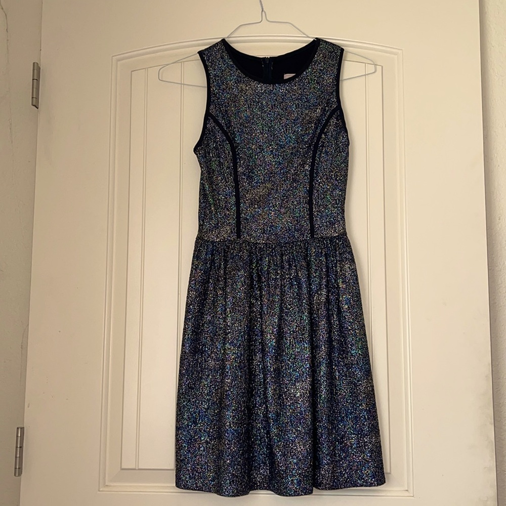 Size M sparkly dress,like new